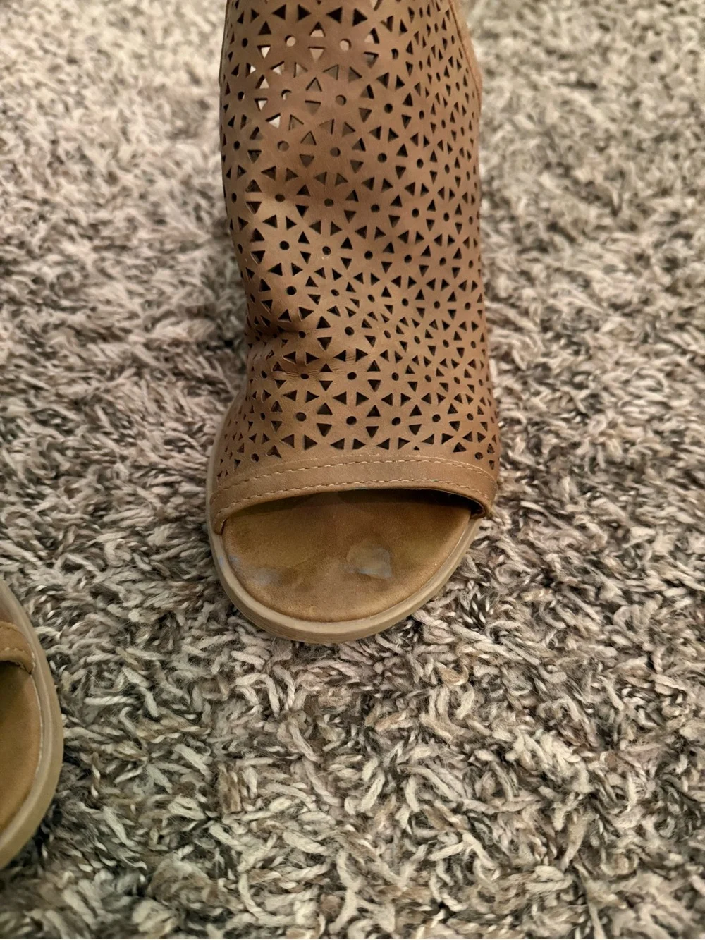 Universal Thread Tan Block Heels